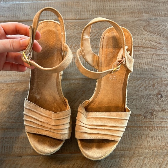 ALDO Leather Suede Wedges - Picture 4 of 6
